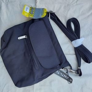 AntiTheft Travelon Crossbody Medium Sized